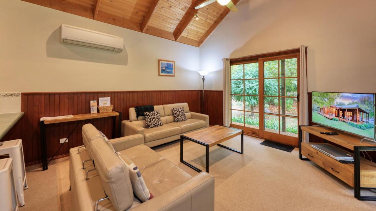 Beechworth Cedar Cottages מראה חיצוני תמונה