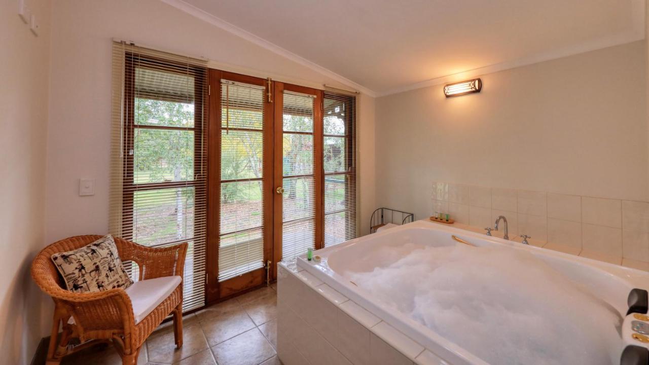 Beechworth Cedar Cottages מראה חיצוני תמונה