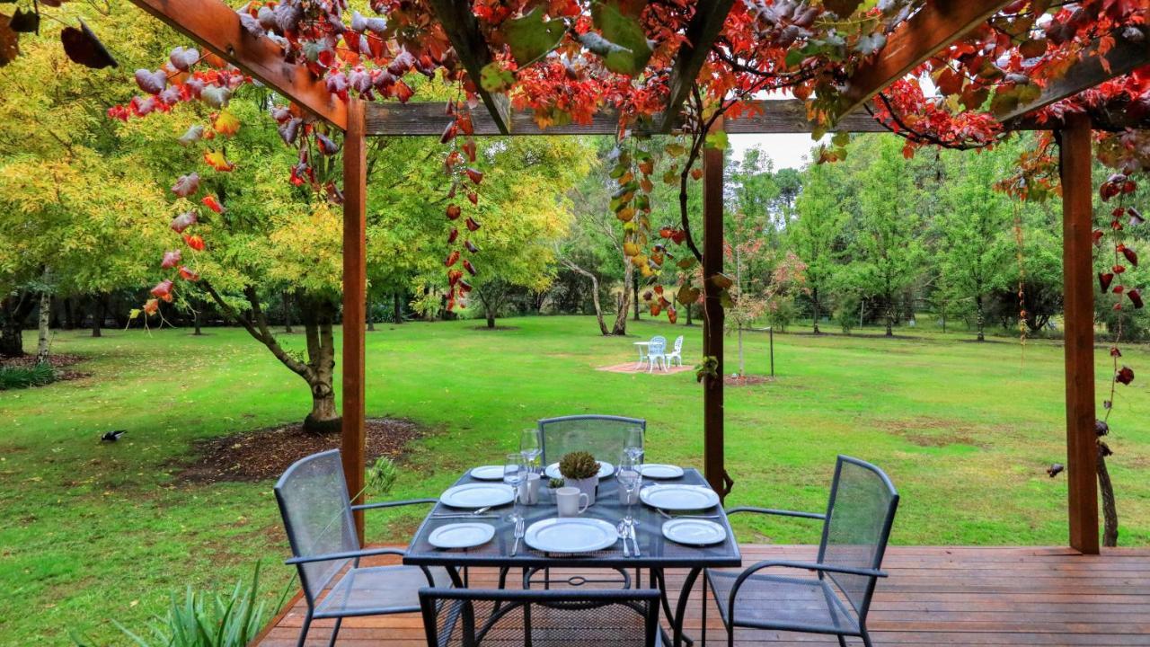 Beechworth Cedar Cottages מראה חיצוני תמונה