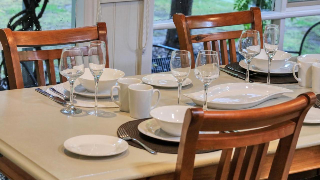 Beechworth Cedar Cottages מראה חיצוני תמונה