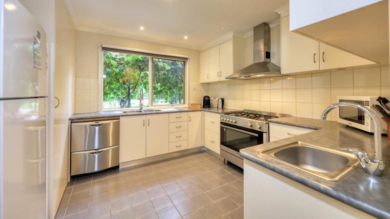 Beechworth Cedar Cottages מראה חיצוני תמונה