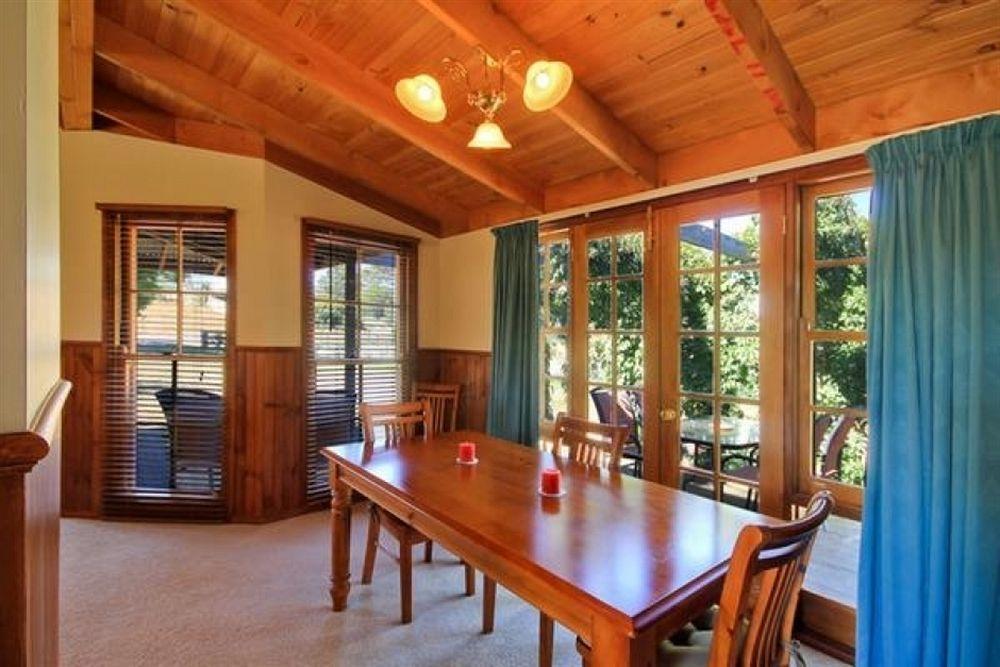 Beechworth Cedar Cottages מראה חיצוני תמונה